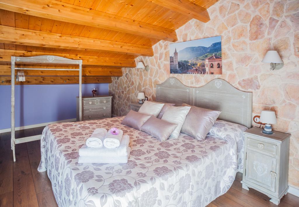 Apartamentos Rurales Millan La Mata de los Olmos Luaran gambar